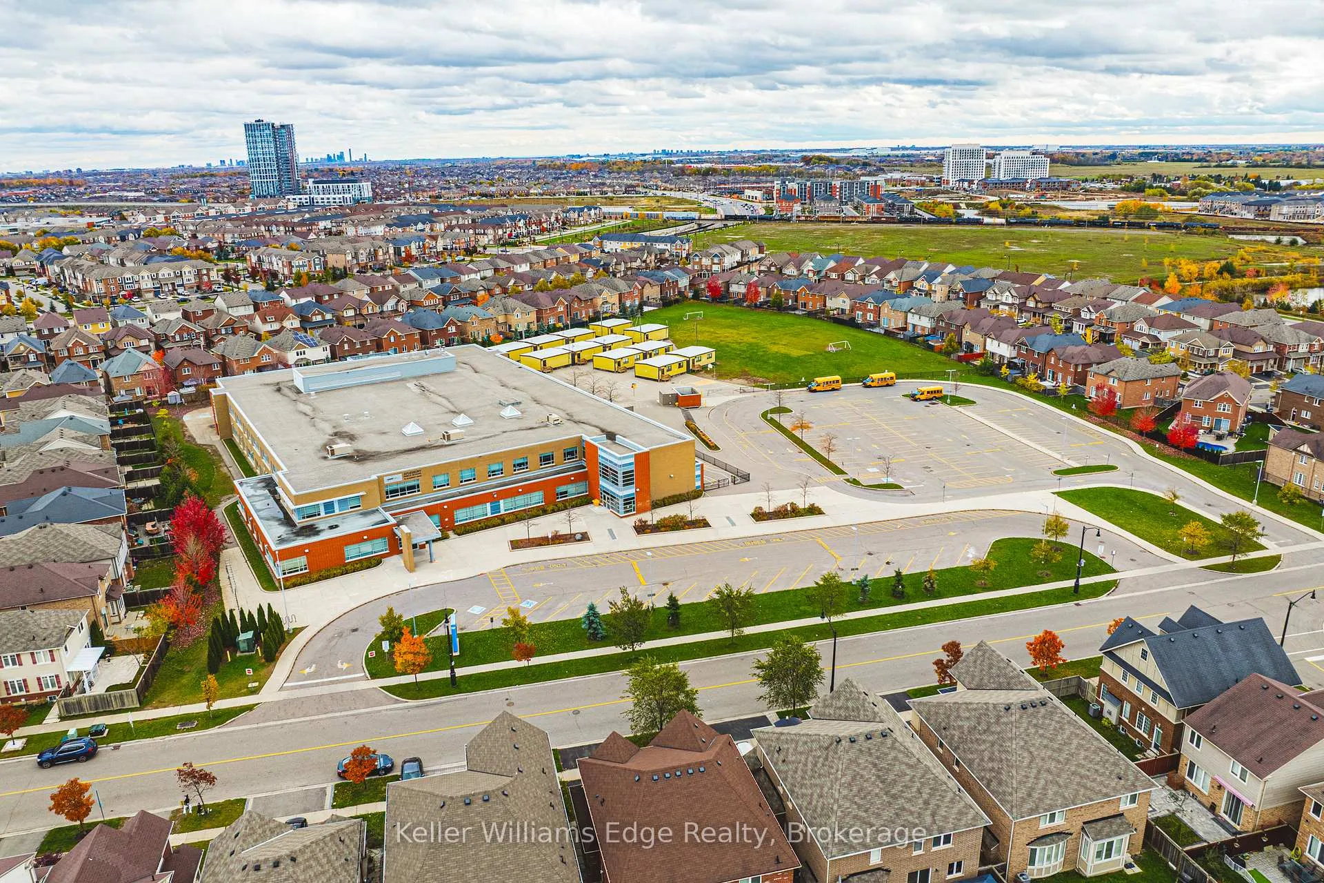 Photo 29 of 18 Deancrest Road, Brampton, Northwest Brampton — HOMEH