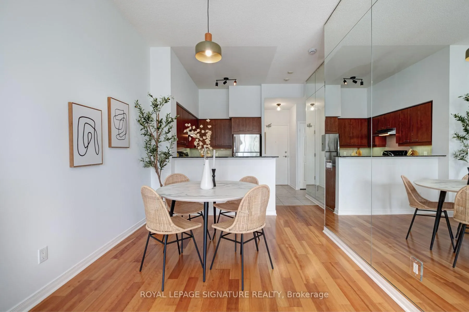 Photo 4 of Unit 511, 481 Rosewell Avenue, Toronto, Lawrence Park South — HOMEH