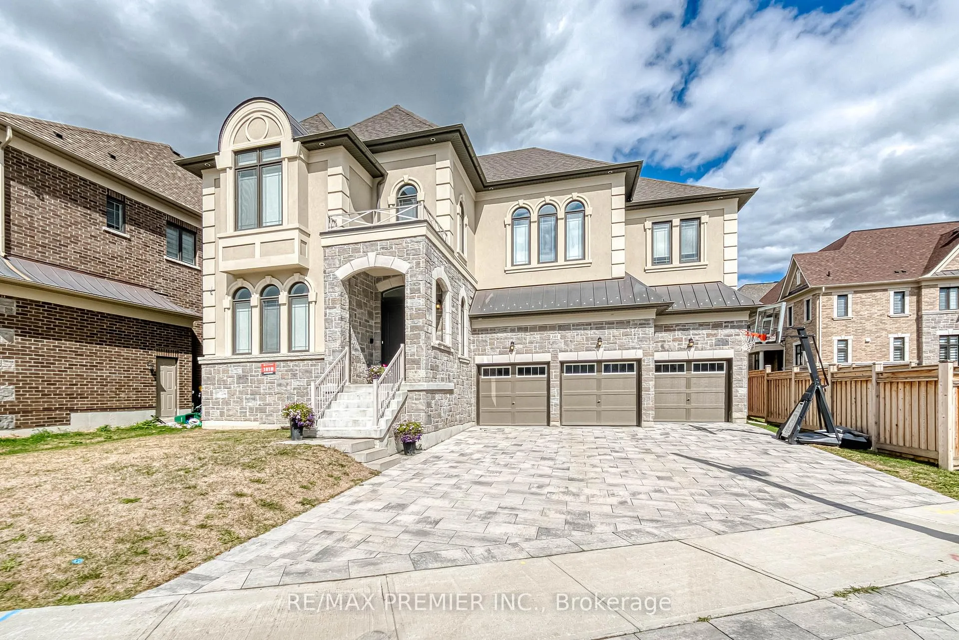 Front of 101 Appleyard Avenue