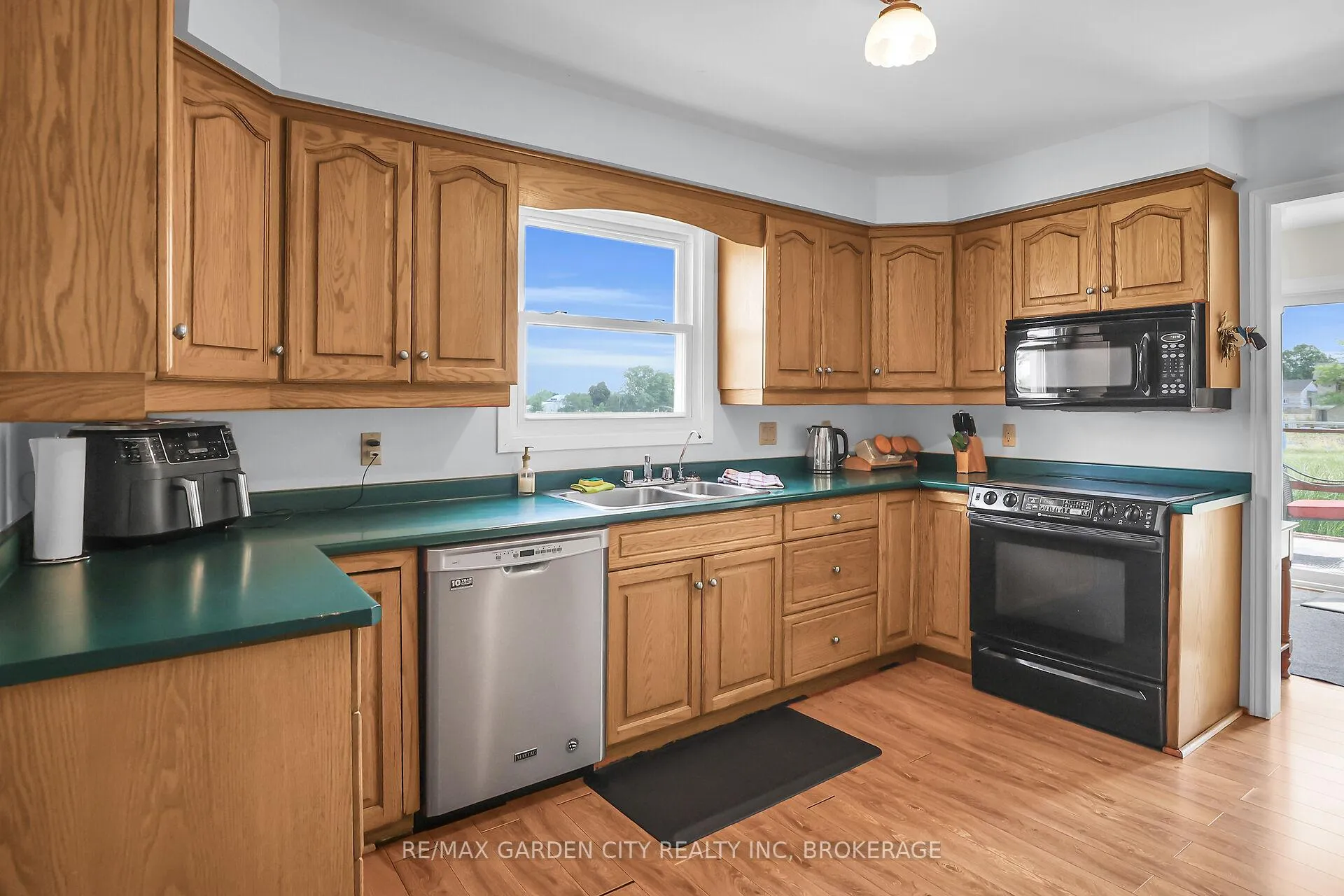 Photo 19 of 1951 King Street, Lincoln, Lincoln-Jordan/Vineland — HOMEH