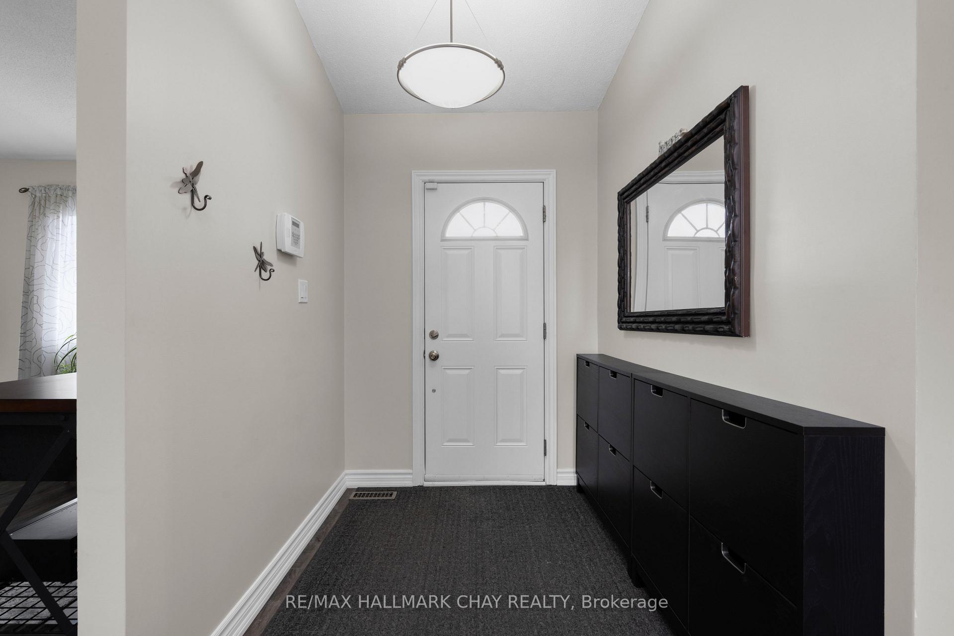 Photo 3 of 53 Heather Street, Barrie, Sunnidale — HOMEH