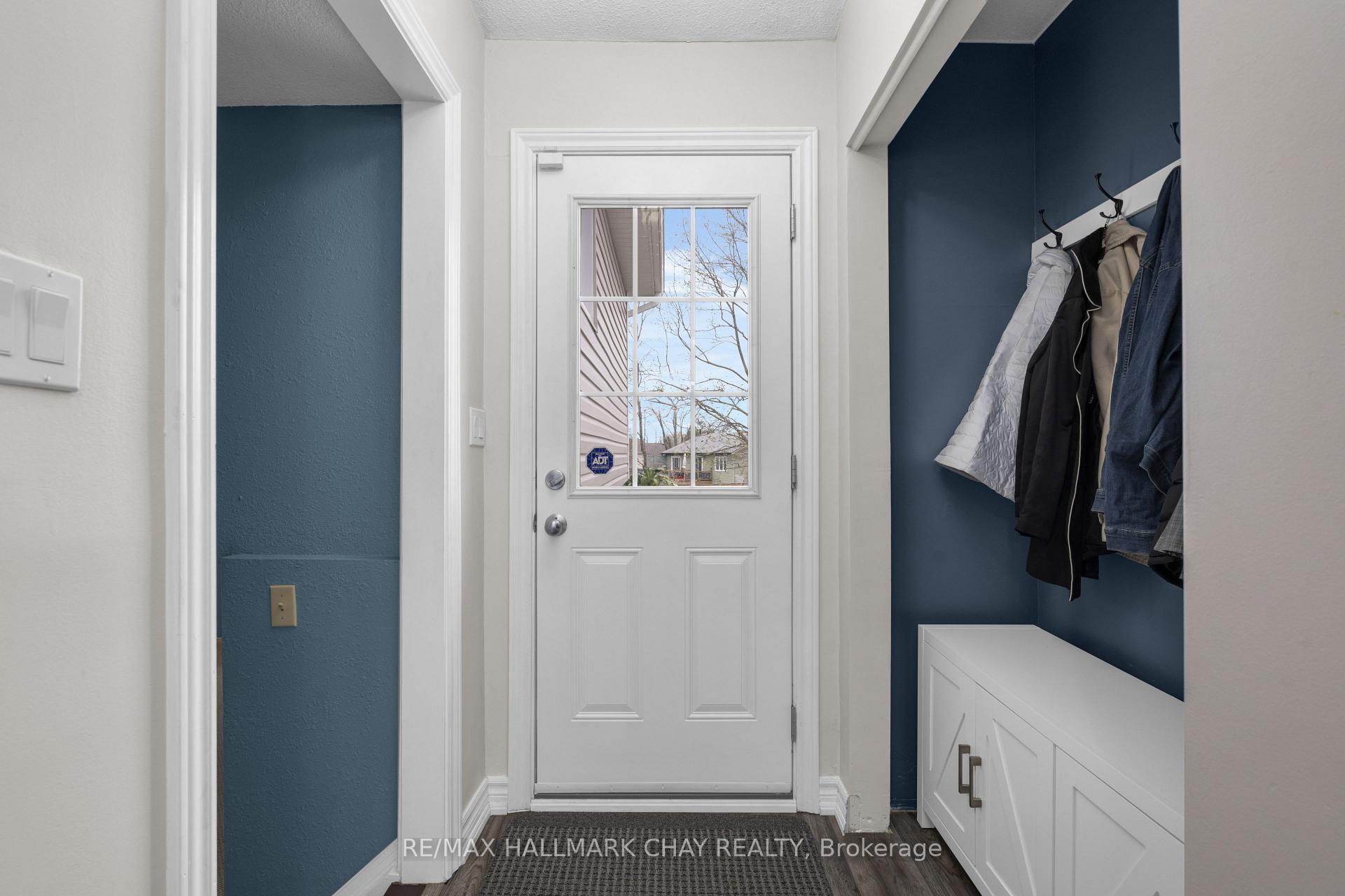 Photo 4 of 53 Heather Street, Barrie, Sunnidale — HOMEH