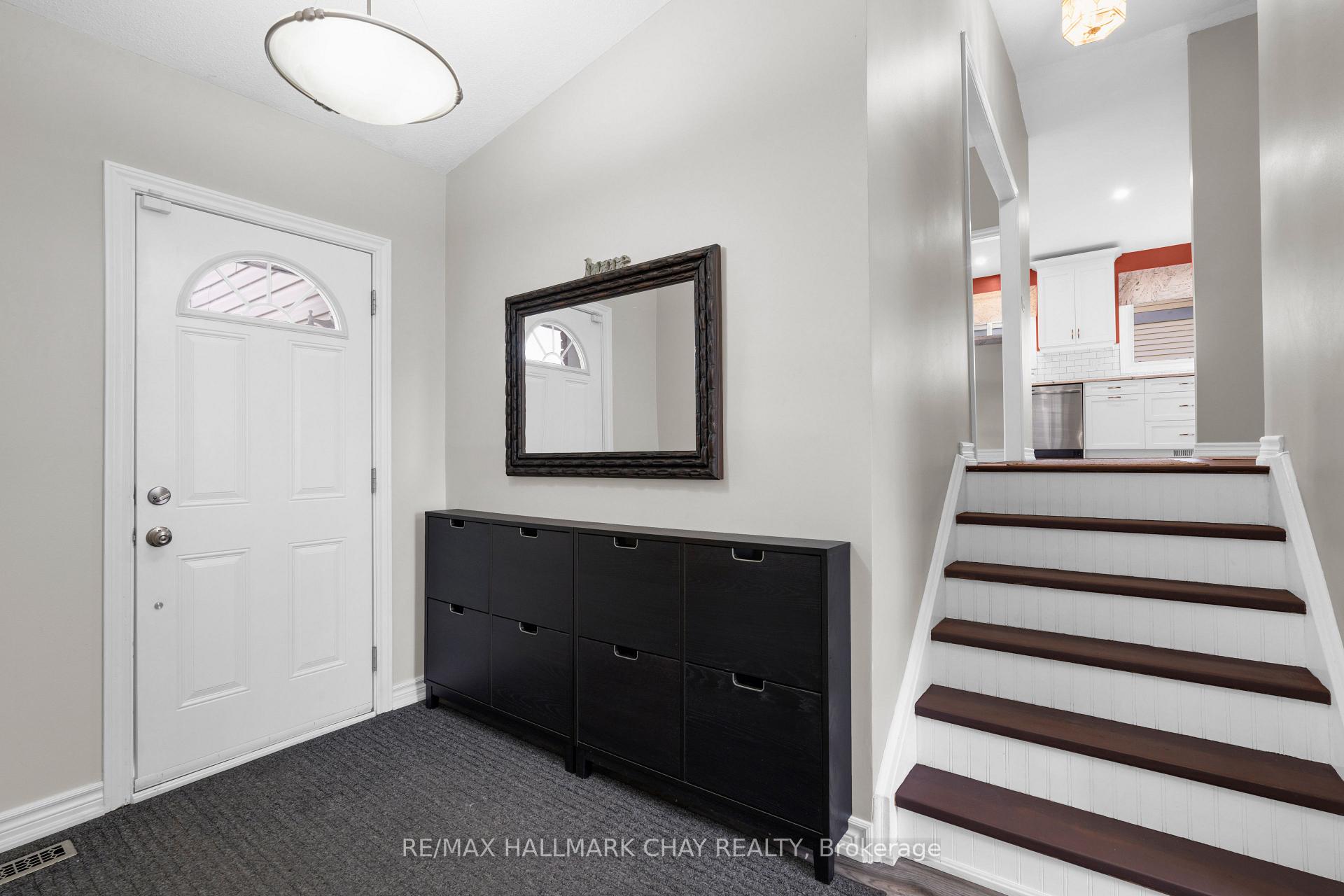 Photo 5 of 53 Heather Street, Barrie, Sunnidale — HOMEH