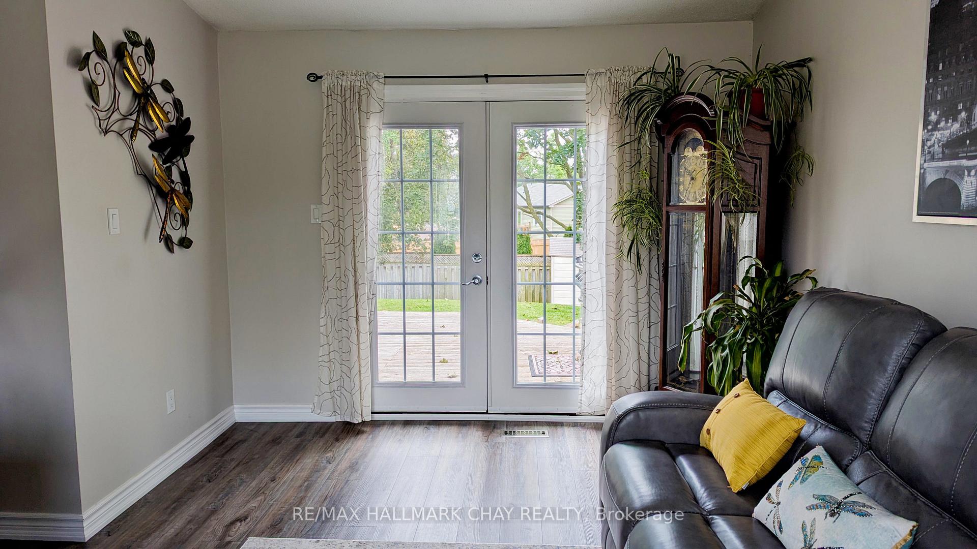 Photo 7 of 53 Heather Street, Barrie, Sunnidale — HOMEH