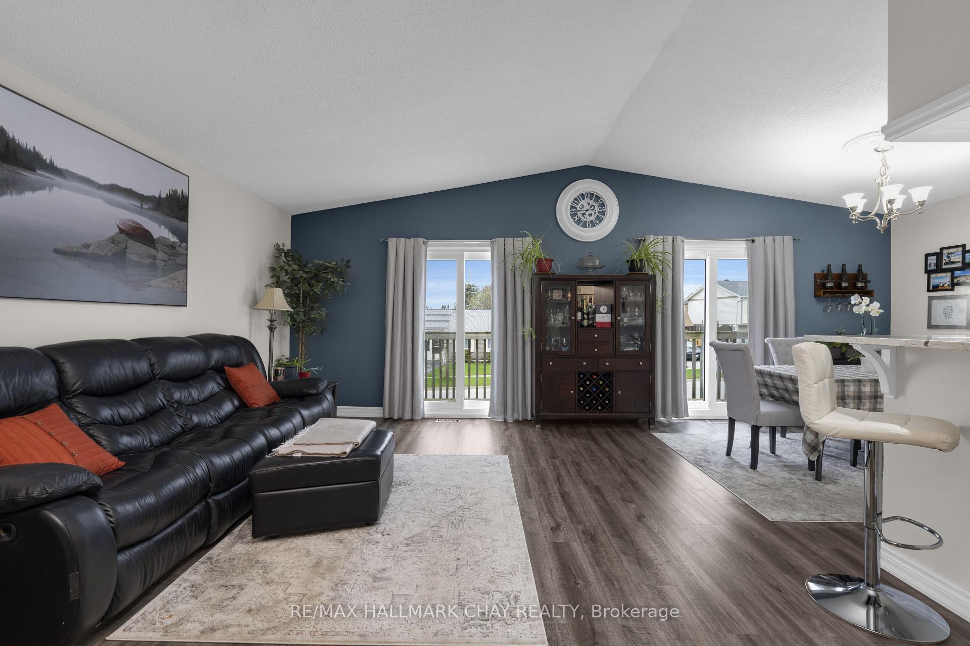 Photo 8 of 53 Heather Street, Barrie, Sunnidale — HOMEH