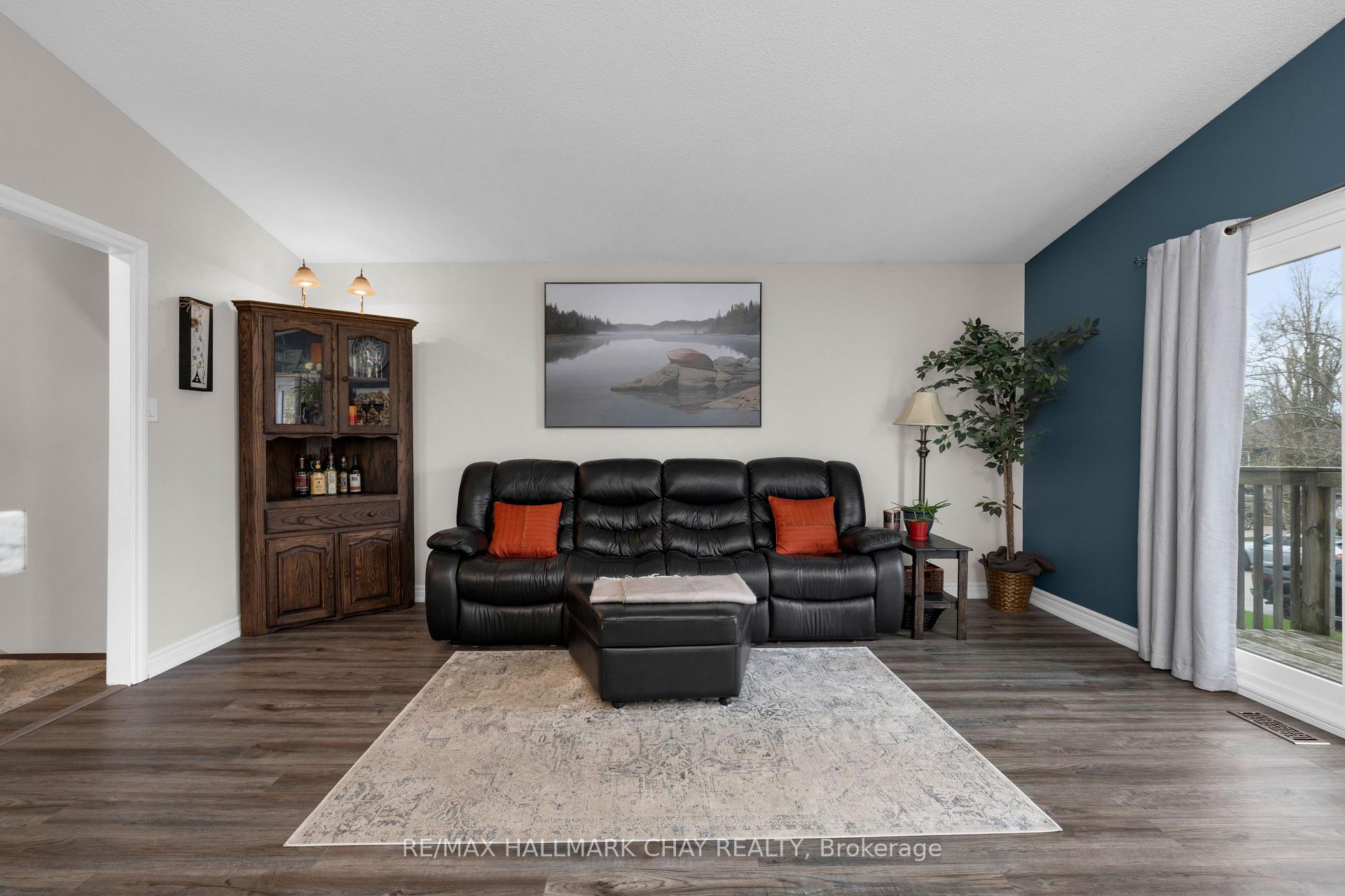 Photo 10 of 53 Heather Street, Barrie, Sunnidale — HOMEH