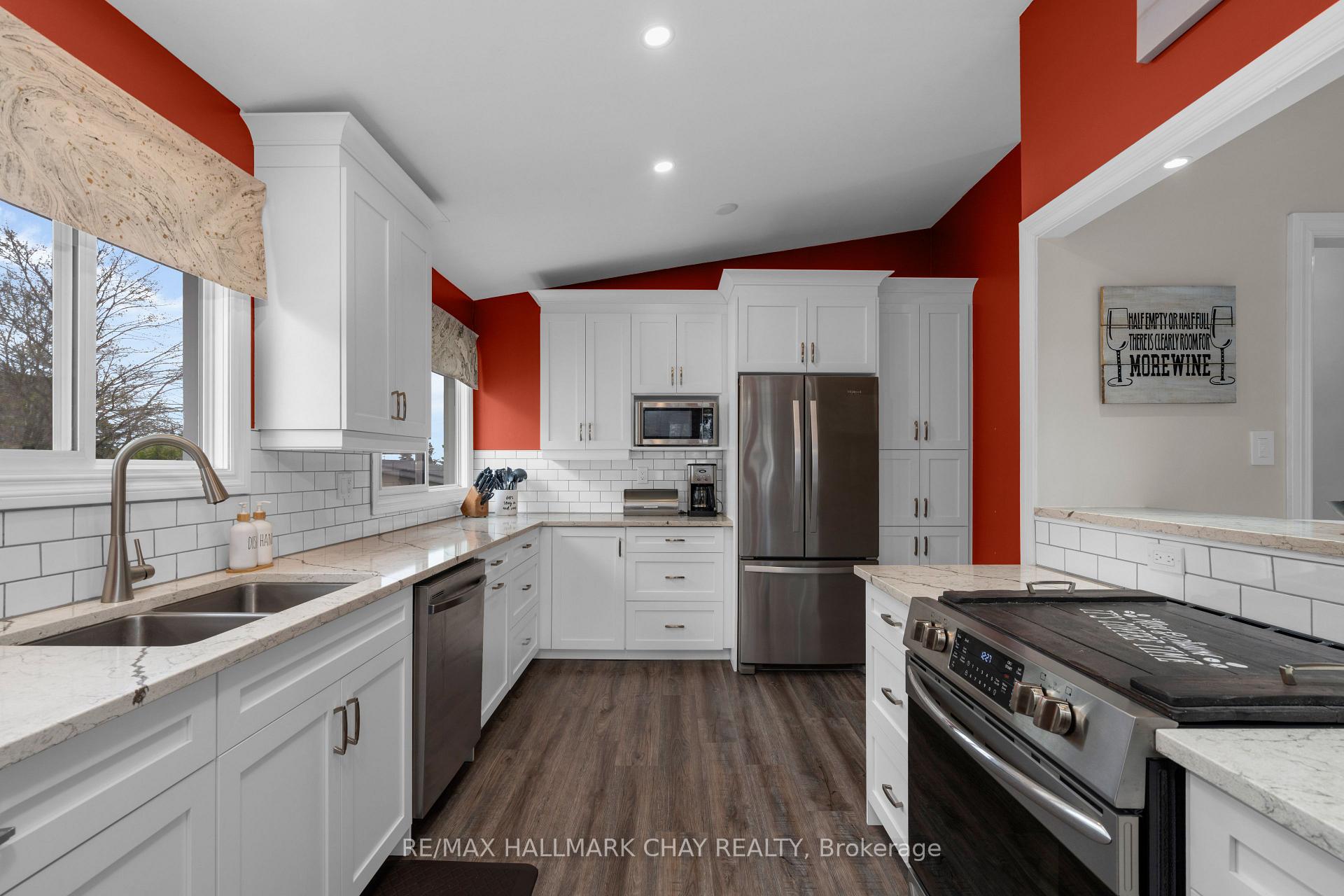 Photo 13 of 53 Heather Street, Barrie, Sunnidale — HOMEH