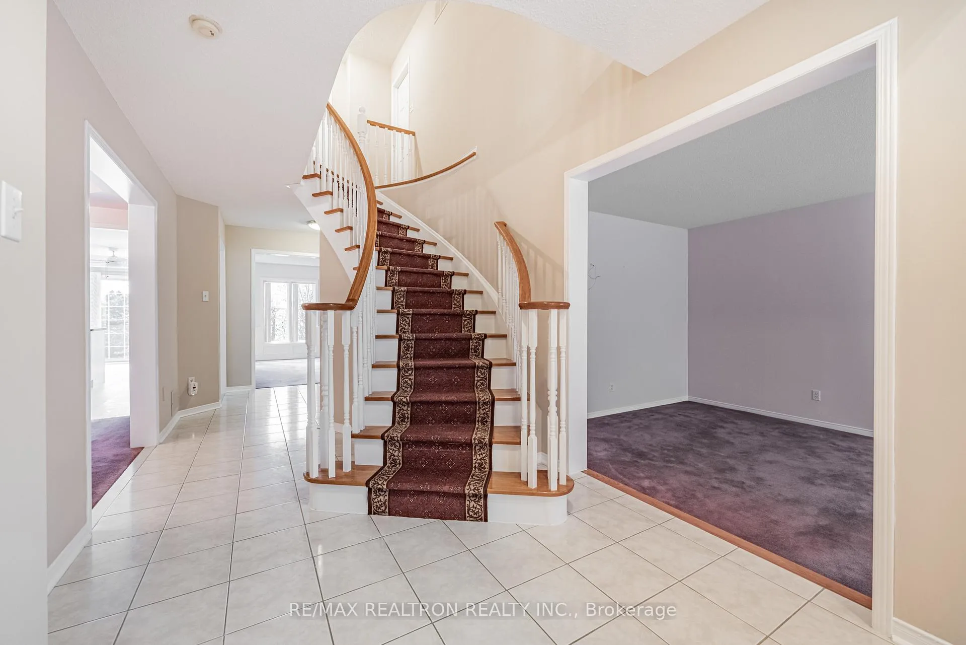 Photo 4 of 15 Snow Leopard Court, Brampton, Sandringham-Wellington — HOMEH