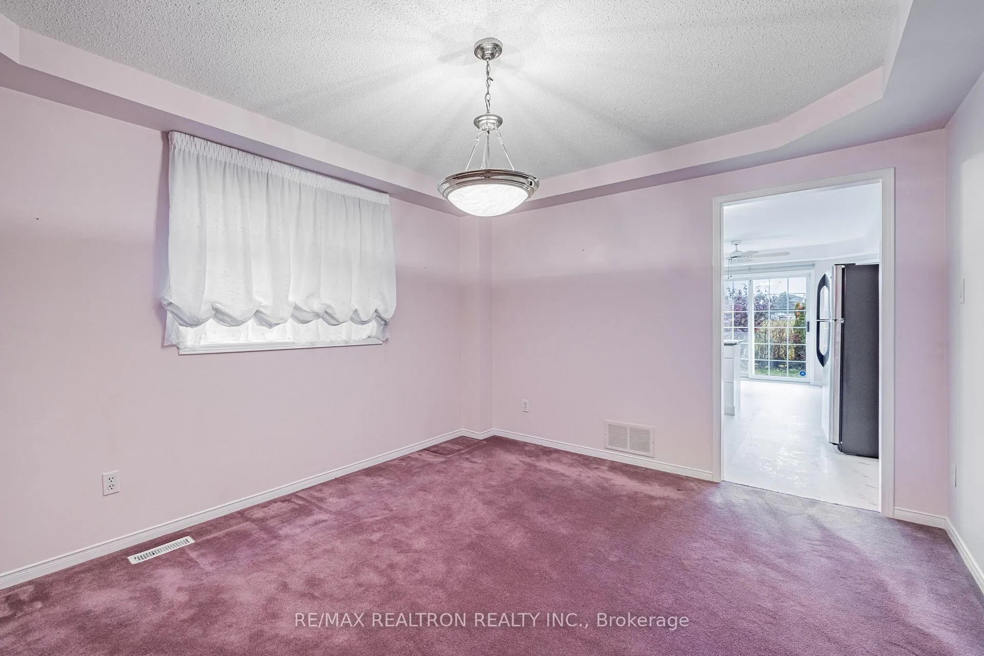 Photo 7 of 15 Snow Leopard Court, Brampton, Sandringham-Wellington — HOMEH