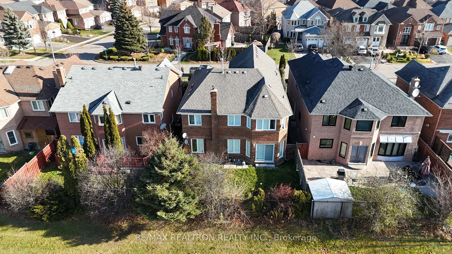 Photo 32 of 15 Snow Leopard Court, Brampton, Sandringham-Wellington — HOMEH