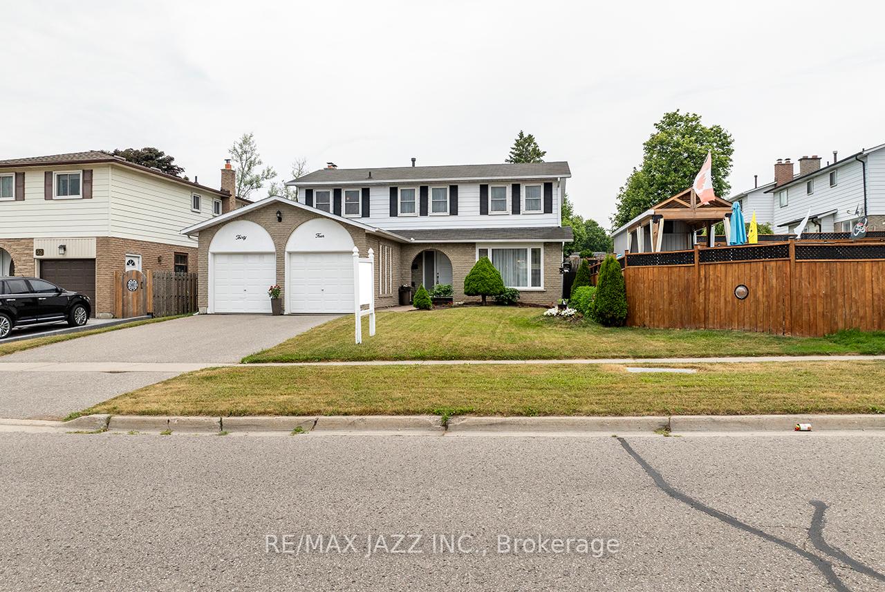 Photo 2 of 34 Rhonda Boulevard, Clarington, Bowmanville — HOMEH