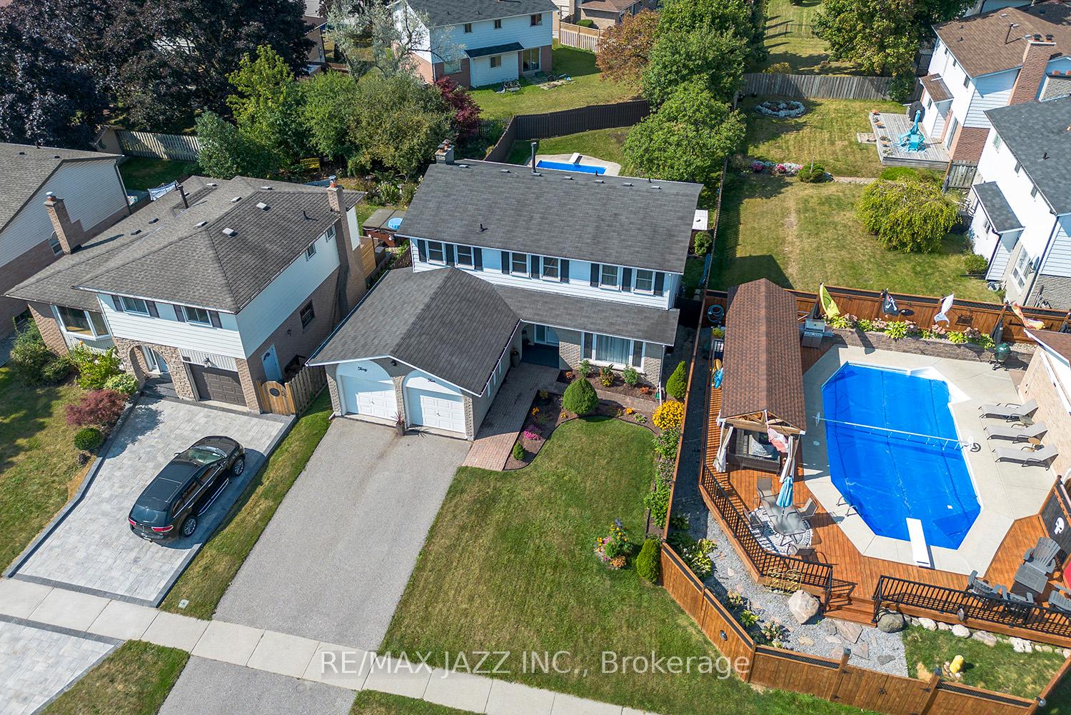 Photo 4 of 34 Rhonda Boulevard, Clarington, Bowmanville — HOMEH