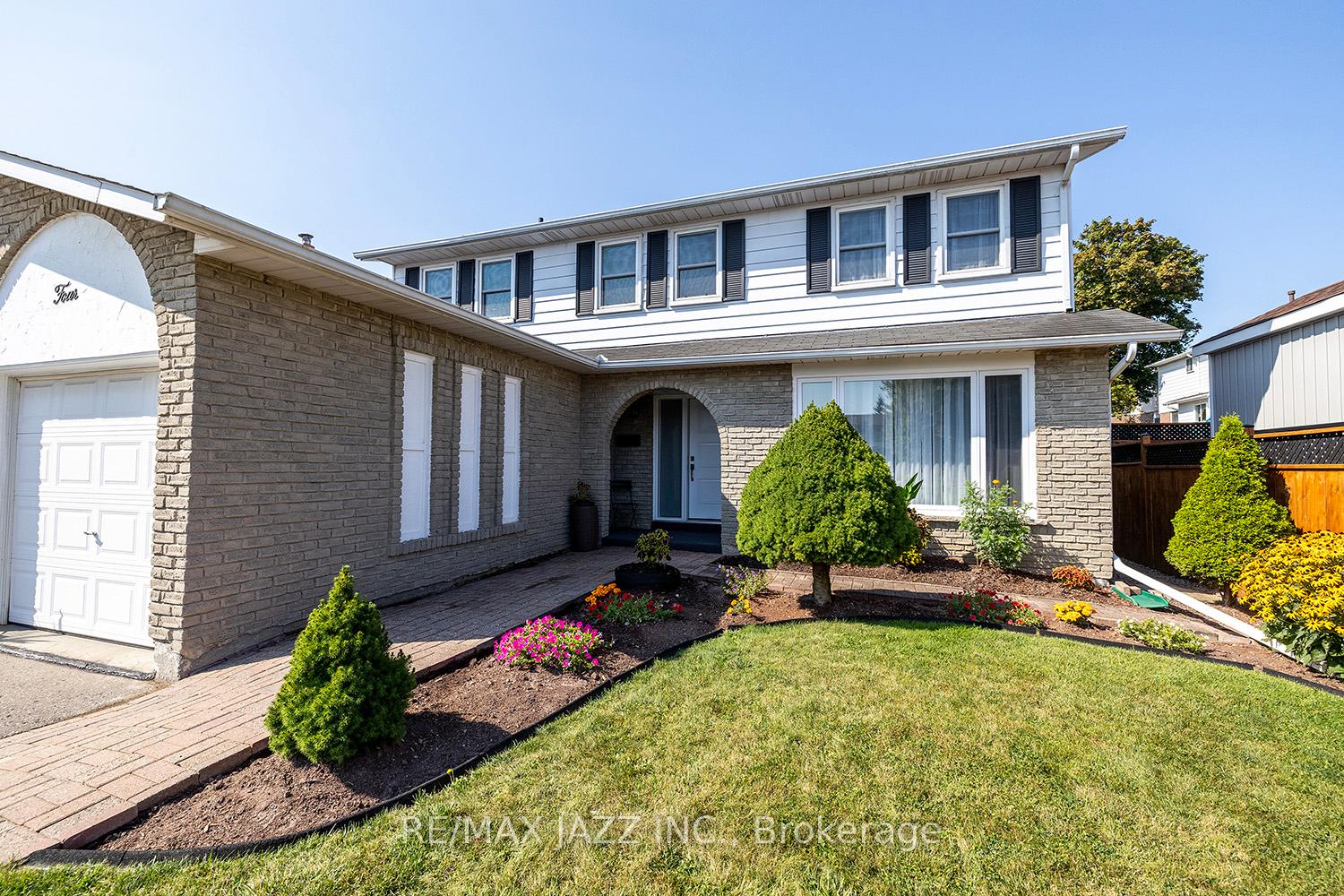 Photo 5 of 34 Rhonda Boulevard, Clarington, Bowmanville — HOMEH