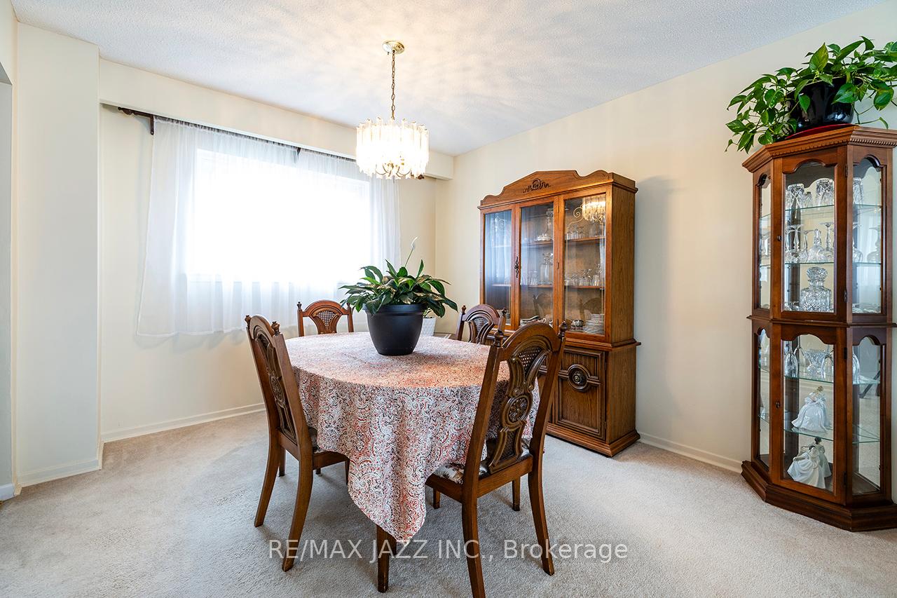 Photo 8 of 34 Rhonda Boulevard, Clarington, Bowmanville — HOMEH