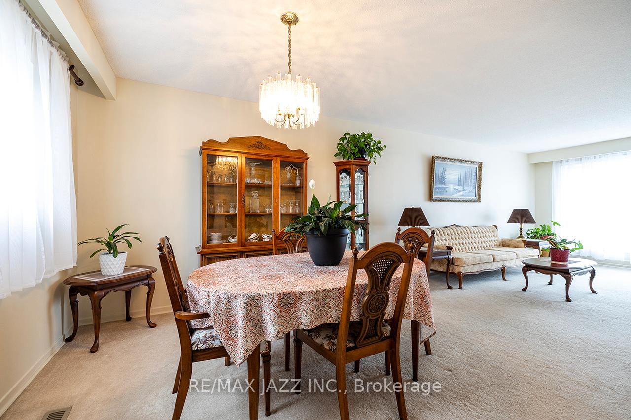 Photo 9 of 34 Rhonda Boulevard, Clarington, Bowmanville — HOMEH