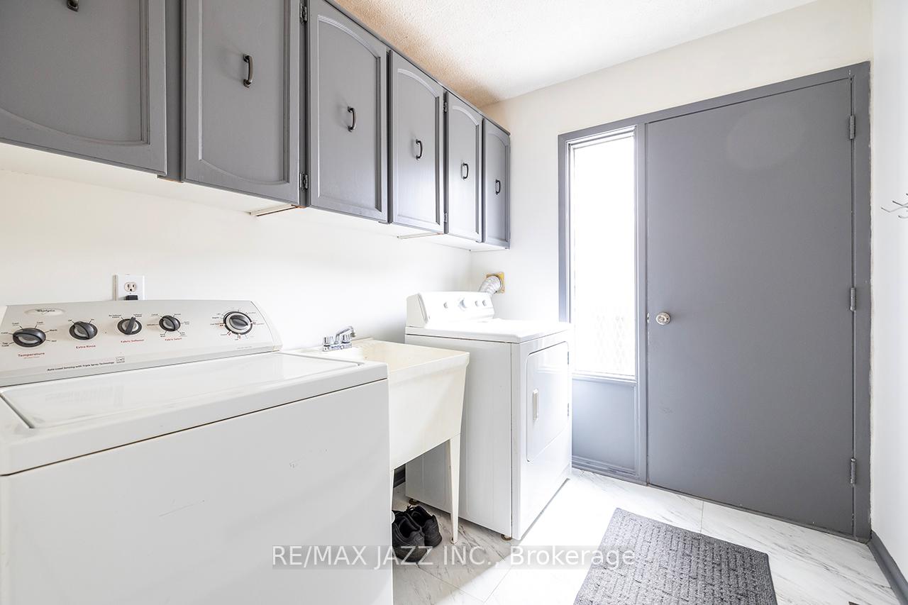 Photo 17 of 34 Rhonda Boulevard, Clarington, Bowmanville — HOMEH