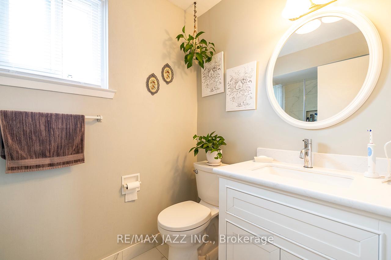 Photo 20 of 34 Rhonda Boulevard, Clarington, Bowmanville — HOMEH