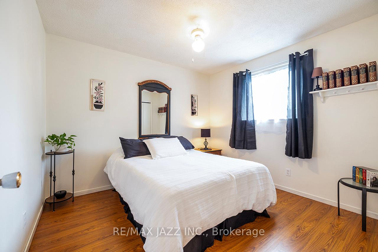 Photo 22 of 34 Rhonda Boulevard, Clarington, Bowmanville — HOMEH