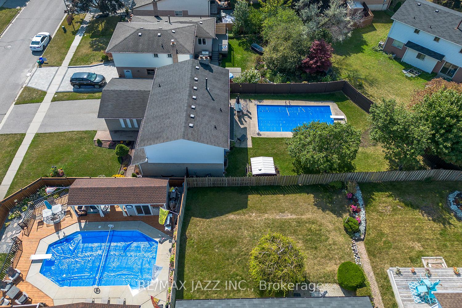 Photo 33 of 34 Rhonda Boulevard, Clarington, Bowmanville — HOMEH