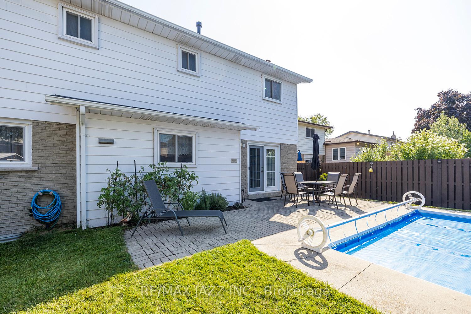 Photo 34 of 34 Rhonda Boulevard, Clarington, Bowmanville — HOMEH