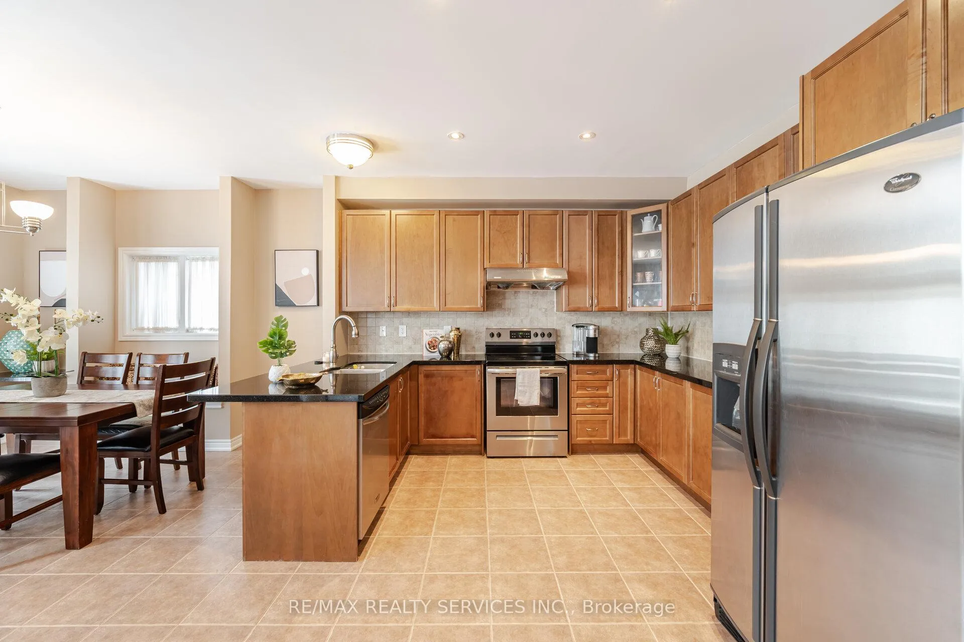 Photo 9 of 17 Regis Circle, Brampton, Vales of Castlemore North — HOMEH