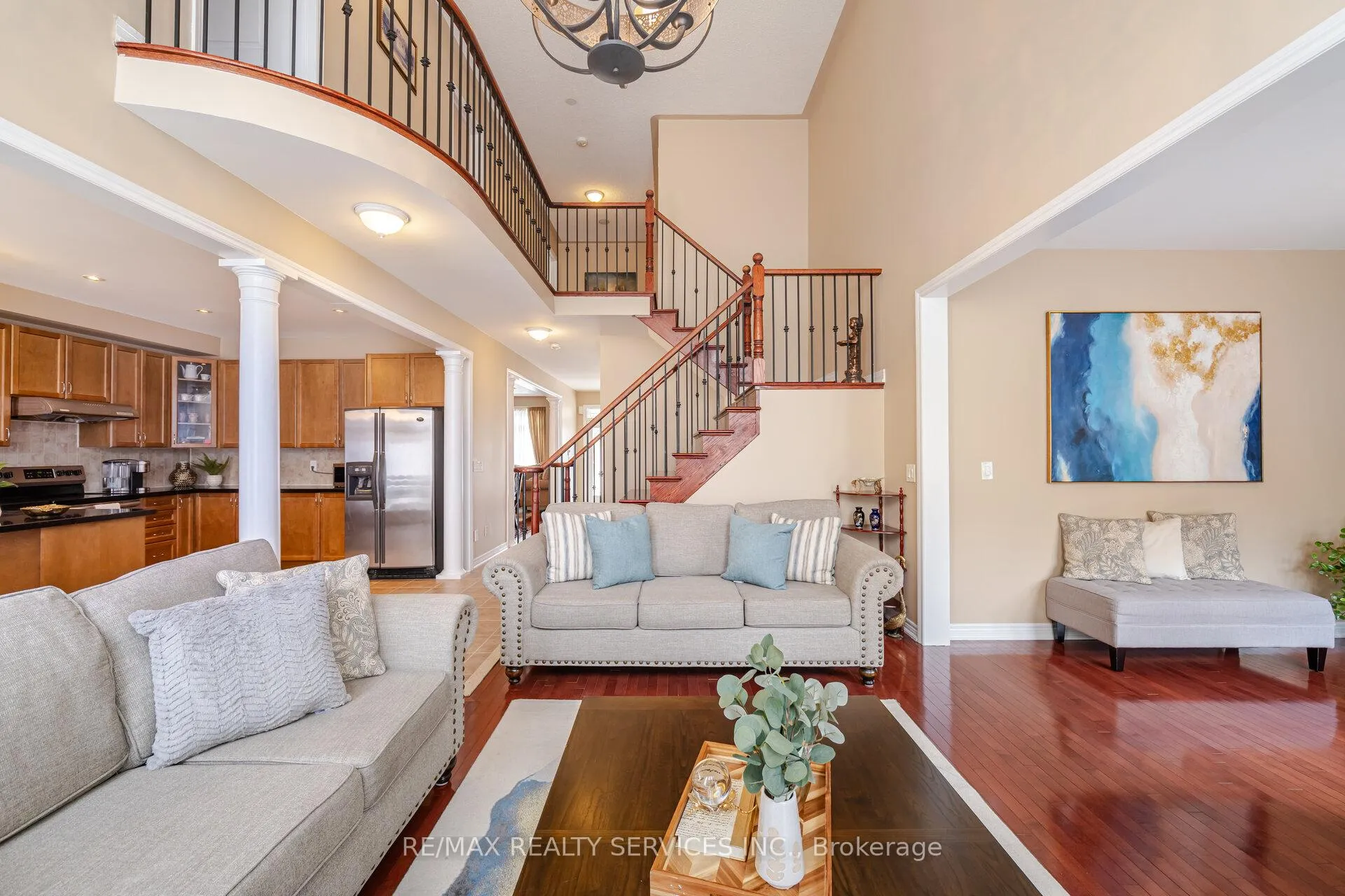 Photo 12 of 17 Regis Circle, Brampton, Vales of Castlemore North — HOMEH