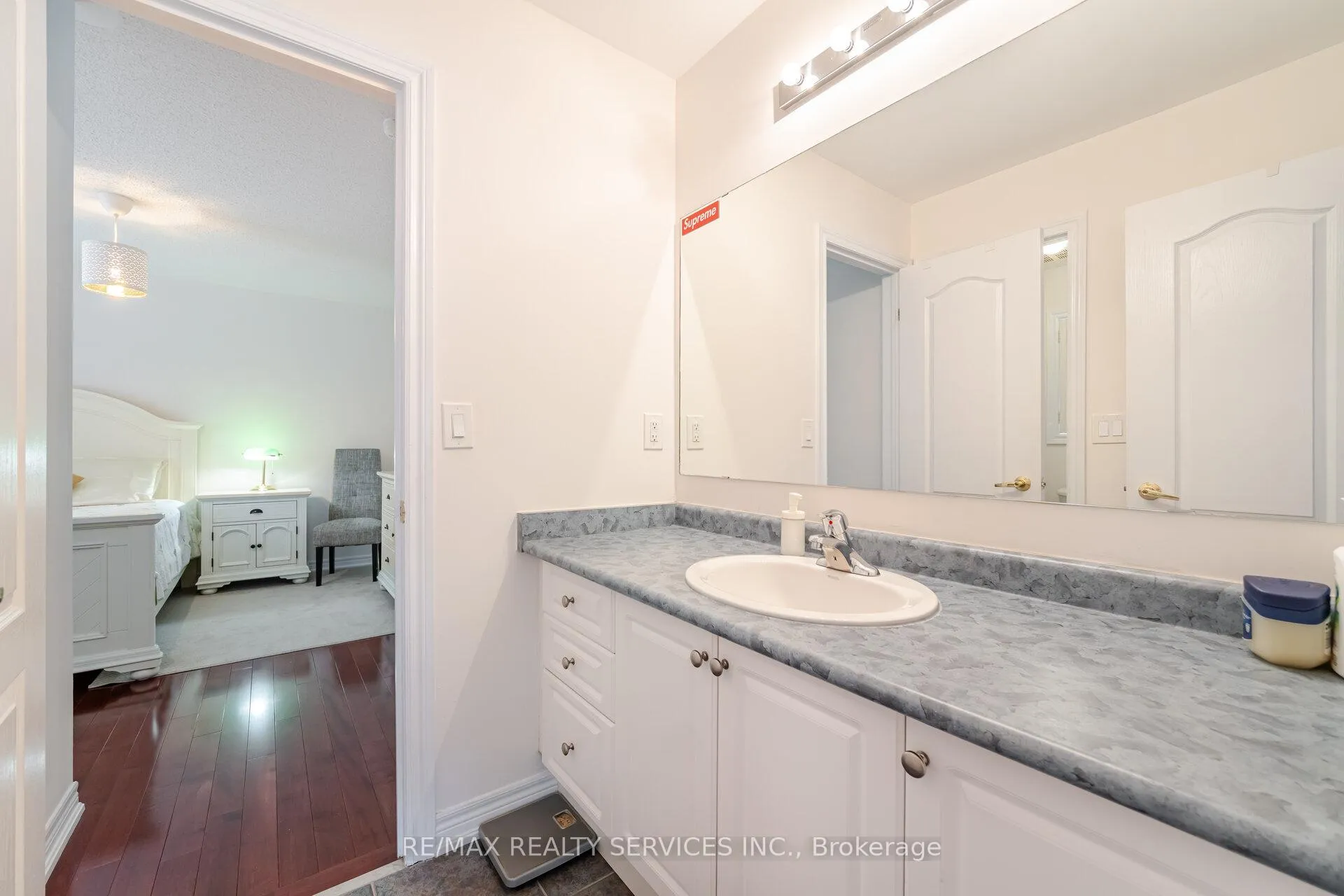 Photo 29 of 17 Regis Circle, Brampton, Vales of Castlemore North — HOMEH