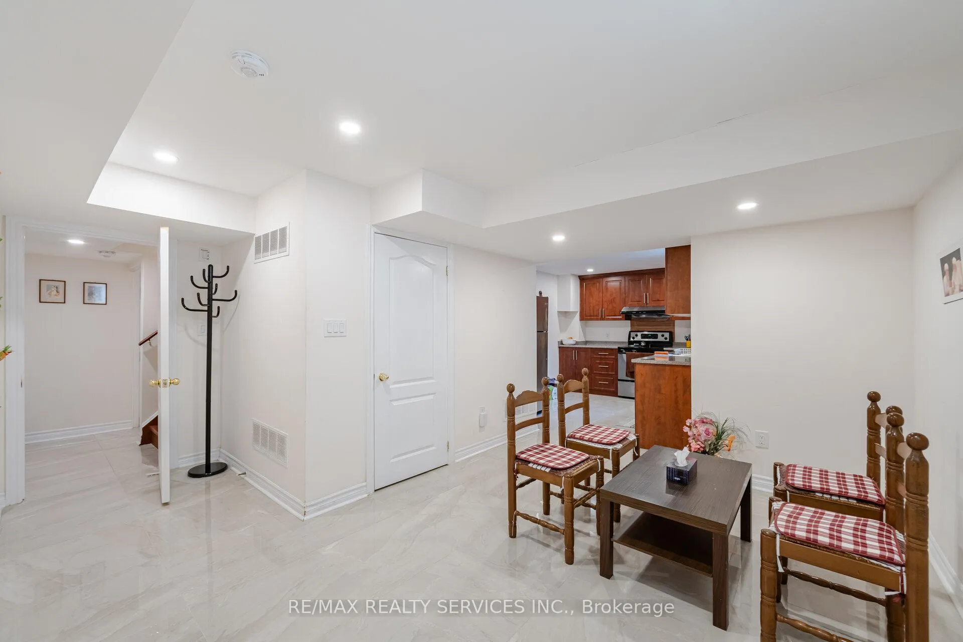 Photo 31 of 17 Regis Circle, Brampton, Vales of Castlemore North — HOMEH