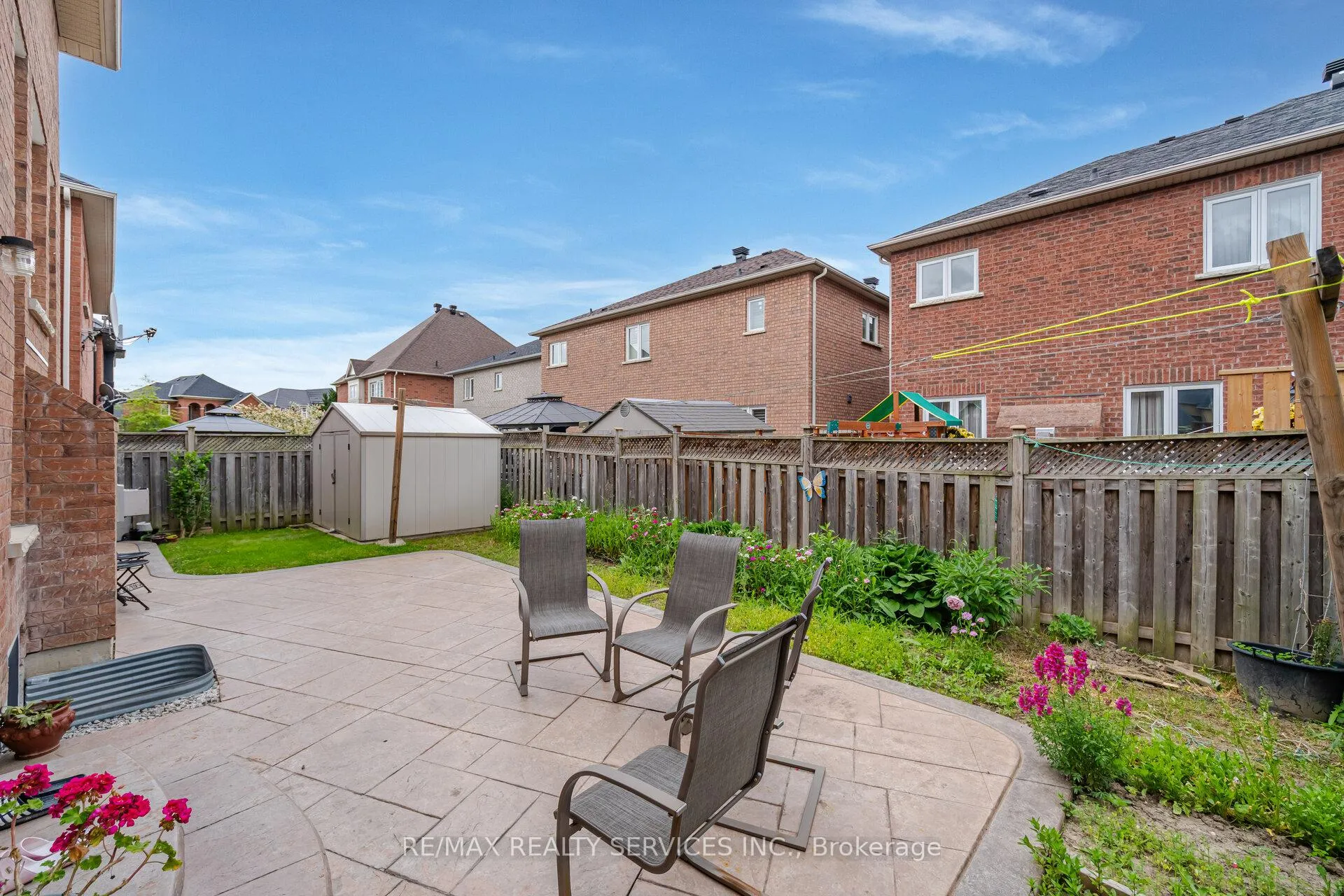 Photo 37 of 17 Regis Circle, Brampton, Vales of Castlemore North — HOMEH