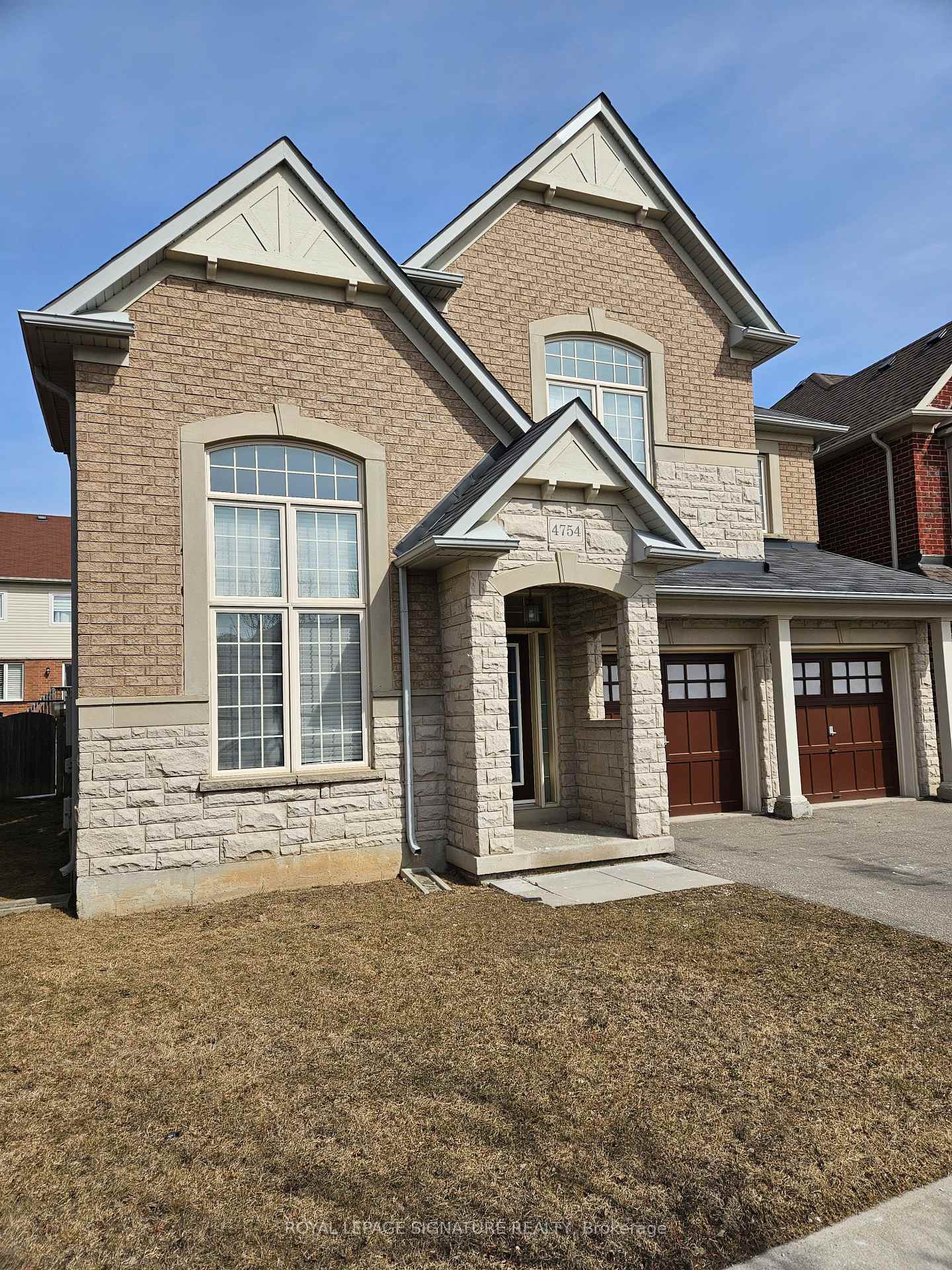 Photo 3 of 4754 DeForest Crescent, Burlington, Alton — HOMEH