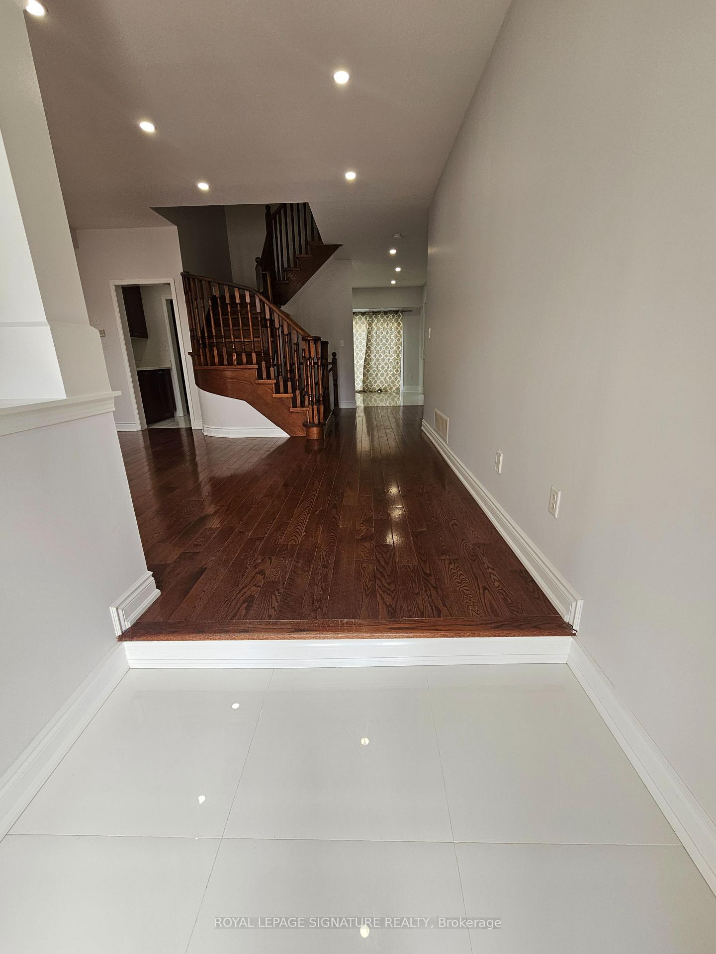 Photo 4 of 4754 DeForest Crescent, Burlington, Alton — HOMEH