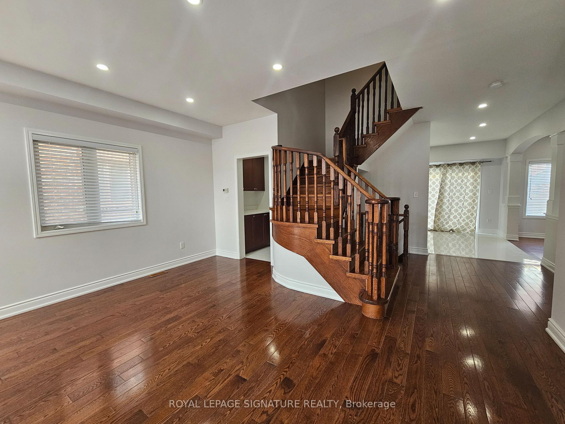 Photo 10 of 4754 DeForest Crescent, Burlington, Alton — HOMEH