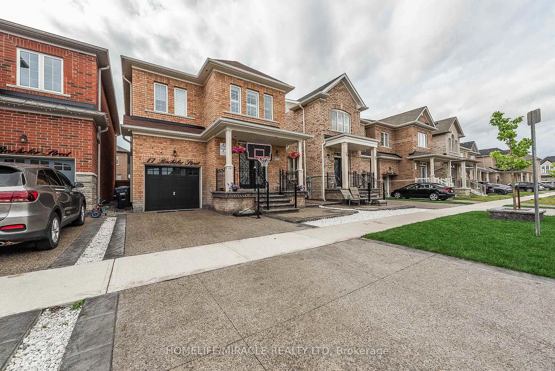 Photo 1 of 17 Bachelor Street, Brampton, Northwest Brampton — HOMEH