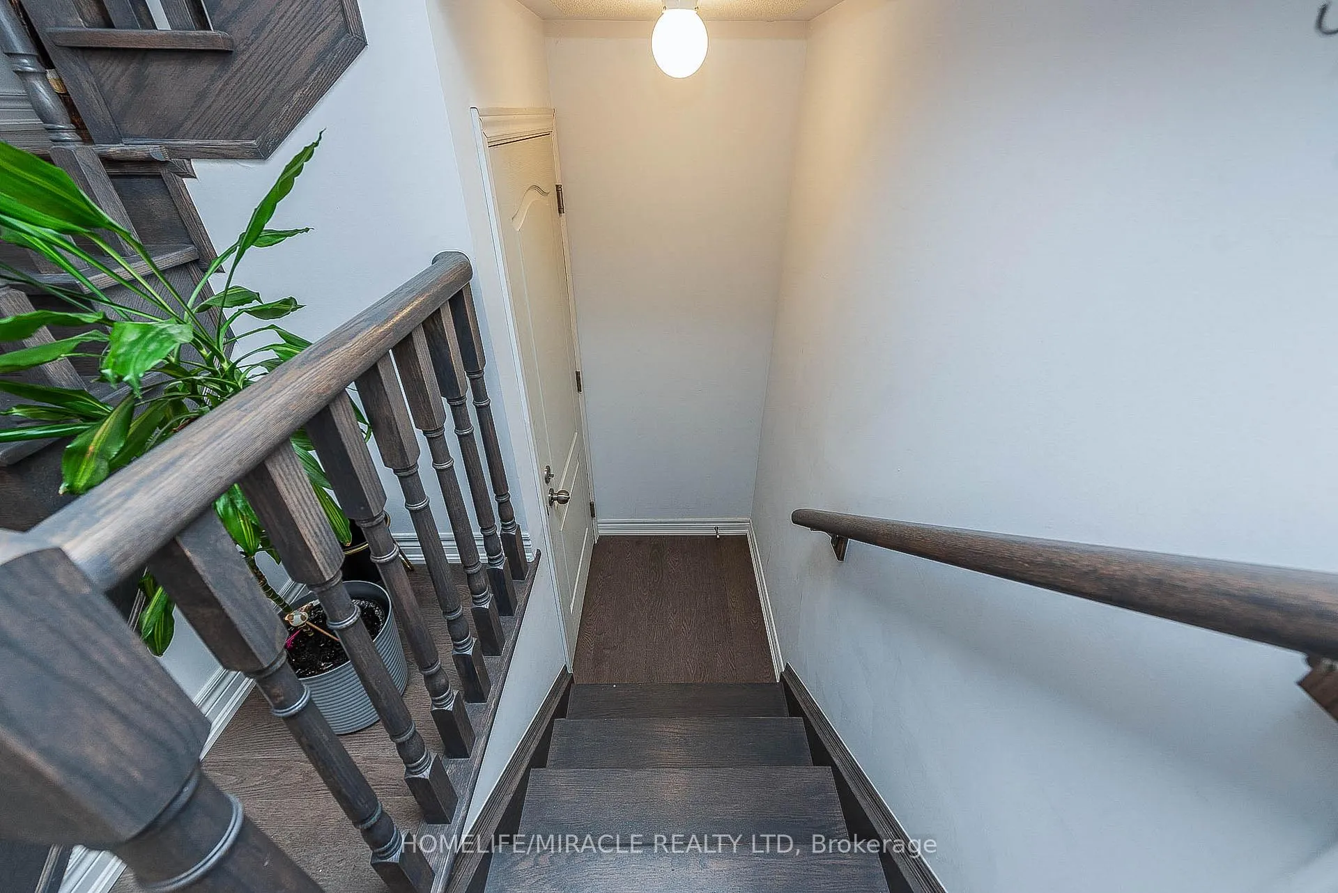 Photo 8 of 17 Bachelor Street, Brampton, Northwest Brampton — HOMEH