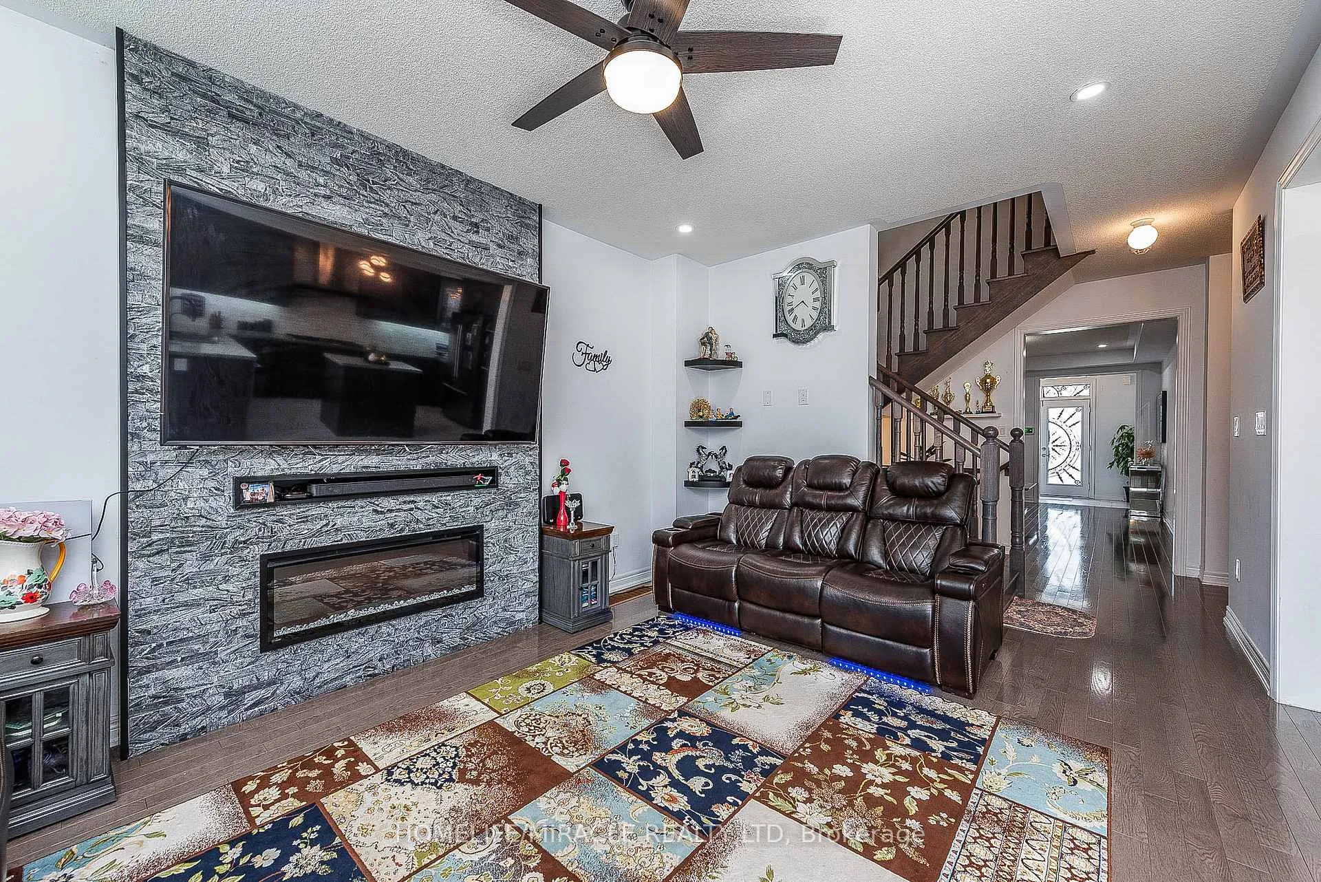 Photo 13 of 17 Bachelor Street, Brampton, Northwest Brampton — HOMEH