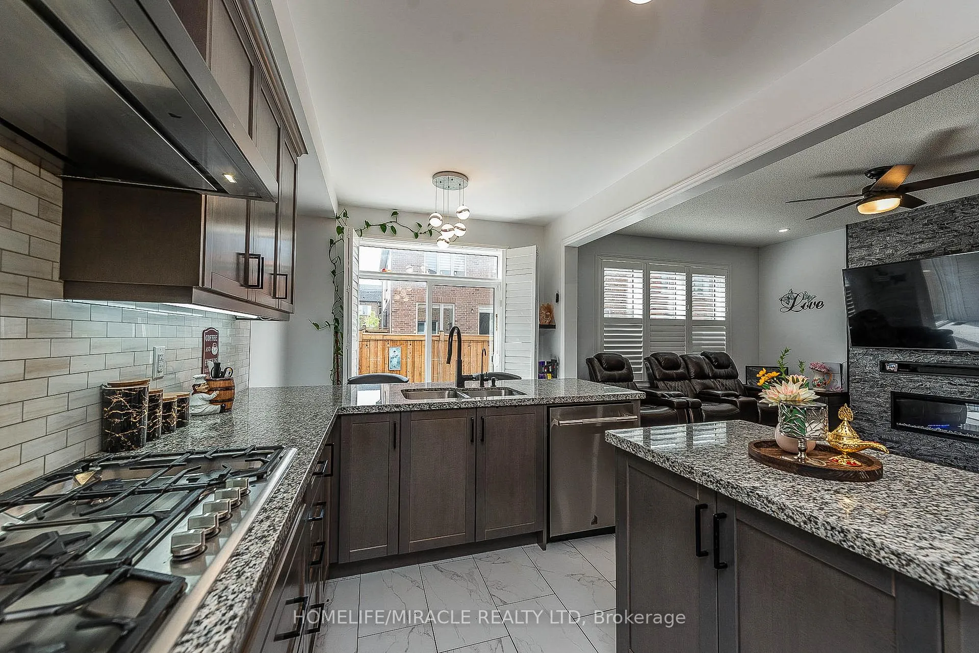 Photo 16 of 17 Bachelor Street, Brampton, Northwest Brampton — HOMEH
