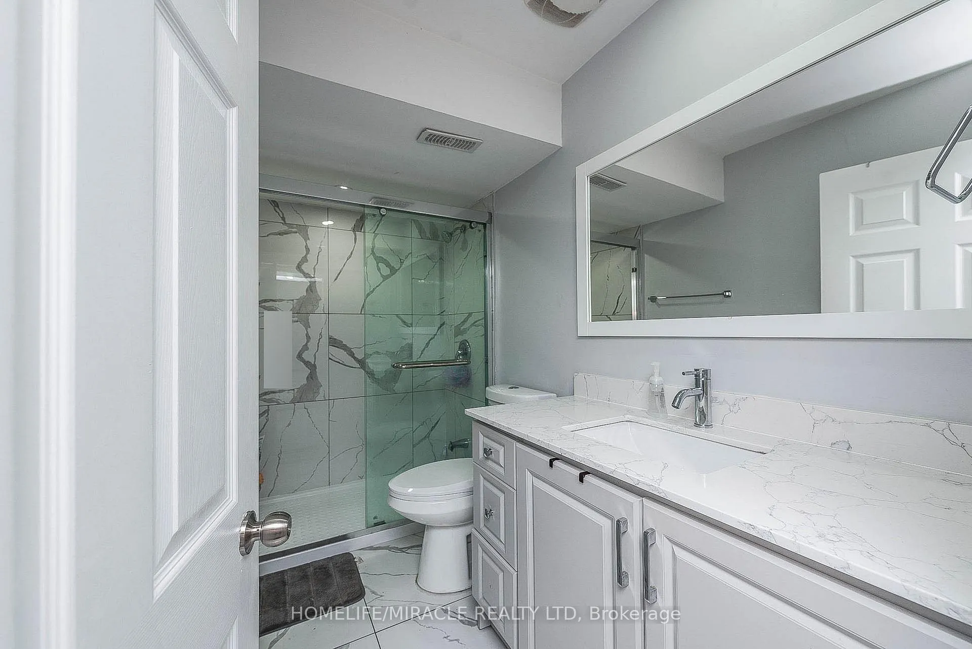 Photo 35 of 17 Bachelor Street, Brampton, Northwest Brampton — HOMEH