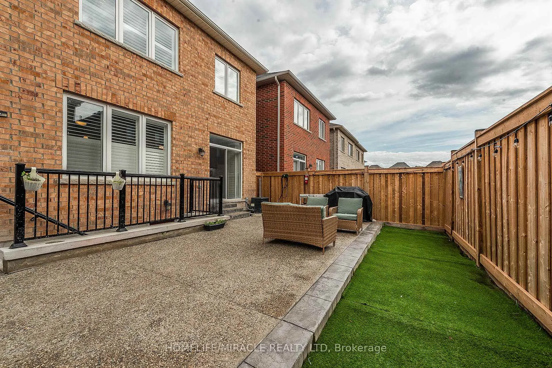 Photo 39 of 17 Bachelor Street, Brampton, Northwest Brampton — HOMEH