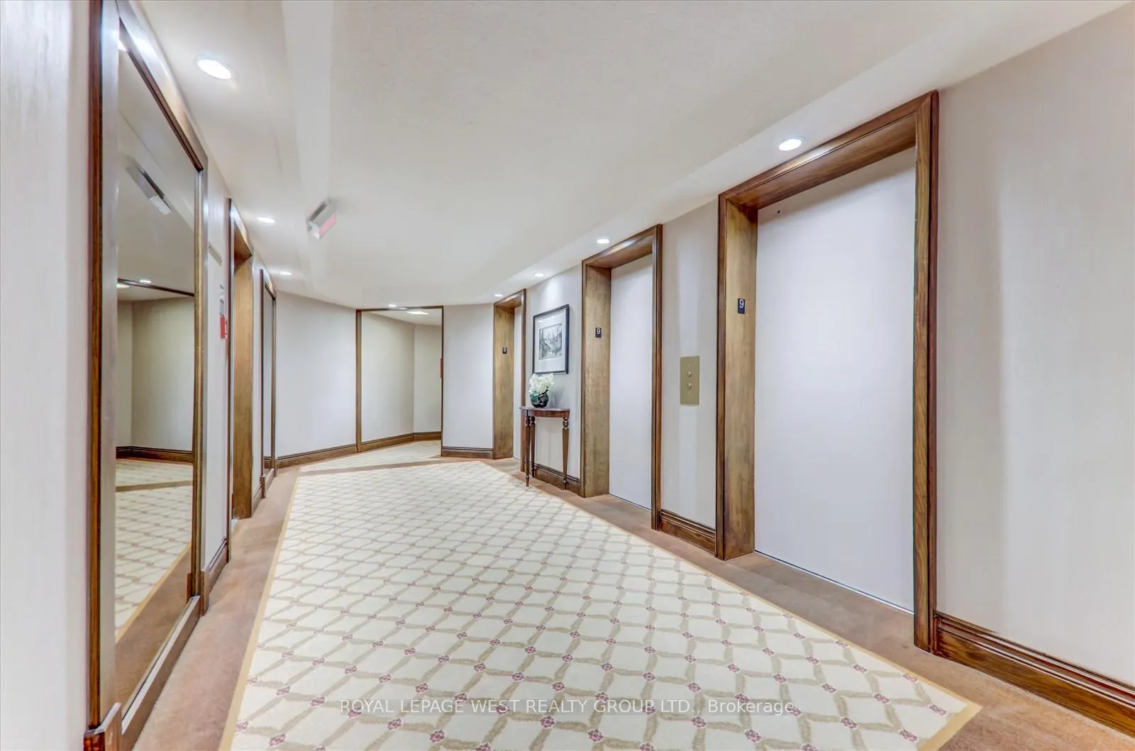 Photo 5 of Unit 909, 3900 Yonge Street, Toronto, Bedford Park-Nortown — HOMEH