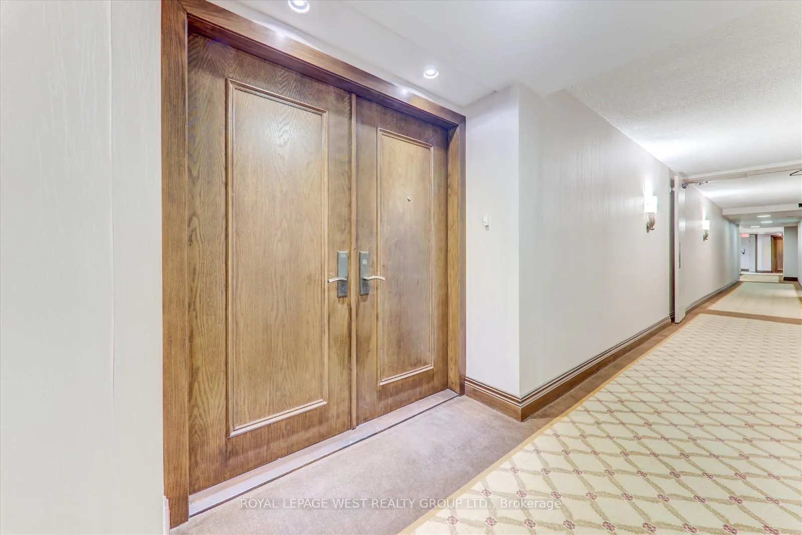 Photo 6 of Unit 909, 3900 Yonge Street, Toronto, Bedford Park-Nortown — HOMEH