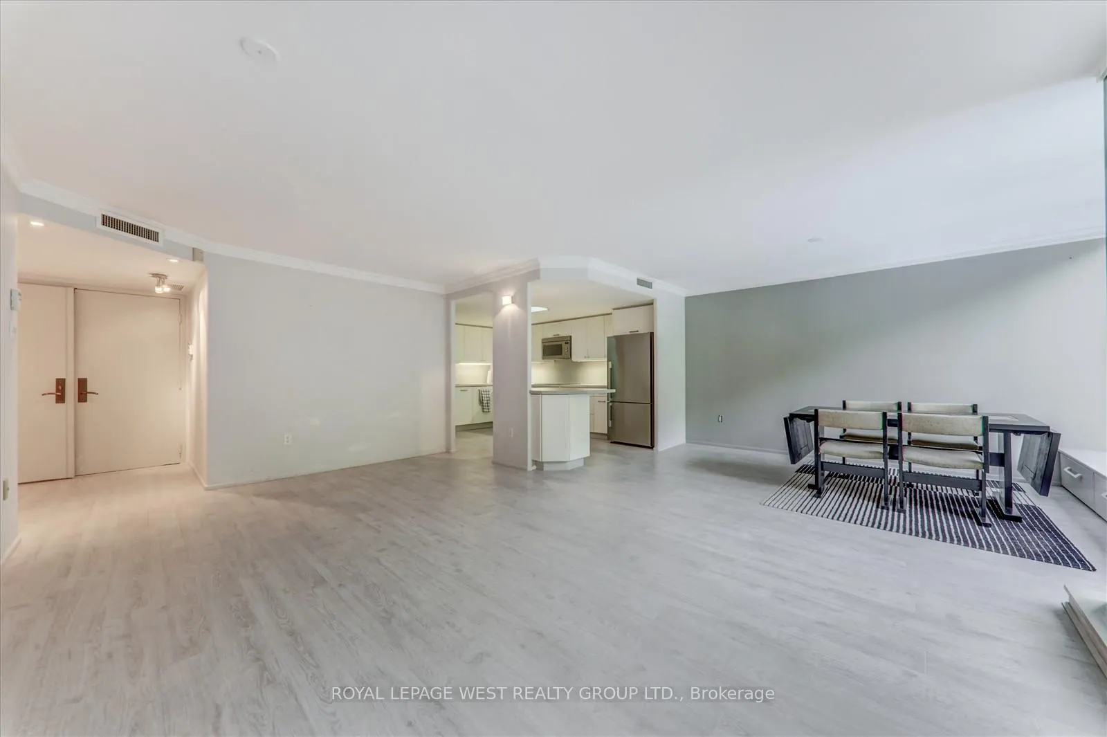 Photo 9 of Unit 909, 3900 Yonge Street, Toronto, Bedford Park-Nortown — HOMEH