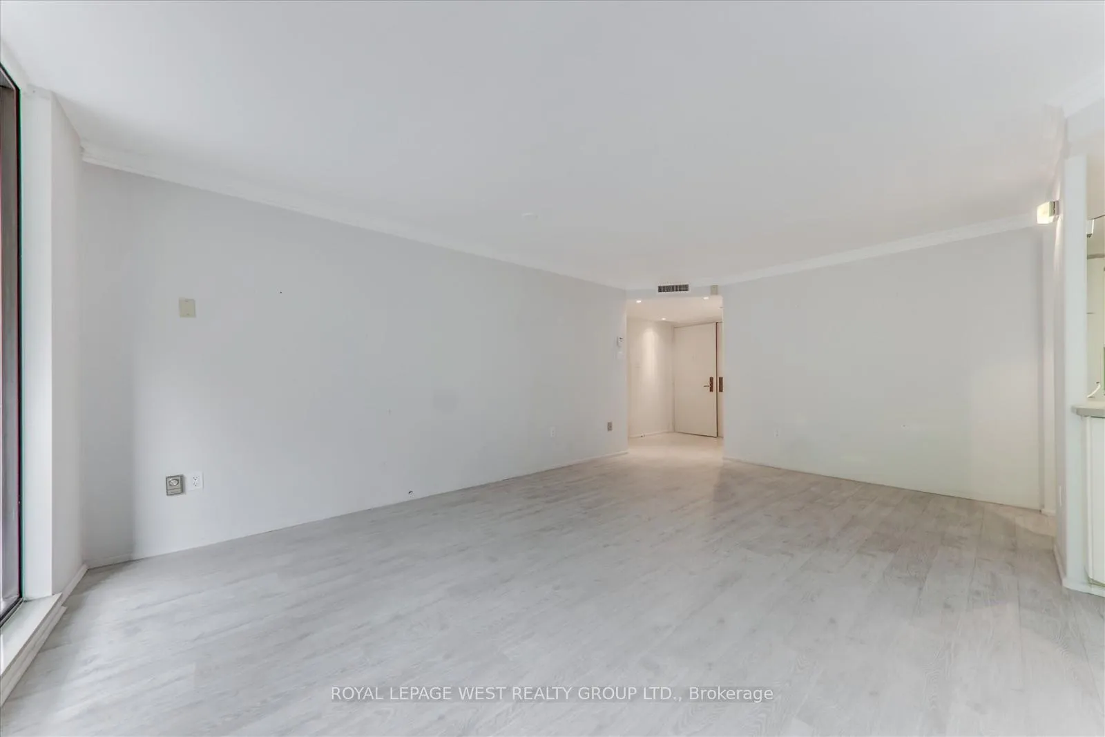 Photo 10 of Unit 909, 3900 Yonge Street, Toronto, Bedford Park-Nortown — HOMEH