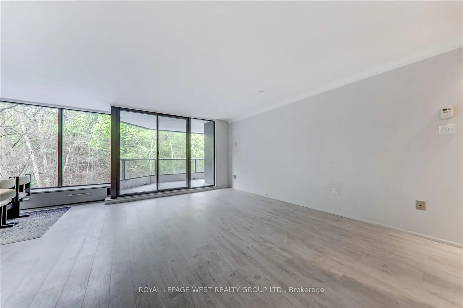 Photo 12 of Unit 909, 3900 Yonge Street, Toronto, Bedford Park-Nortown — HOMEH