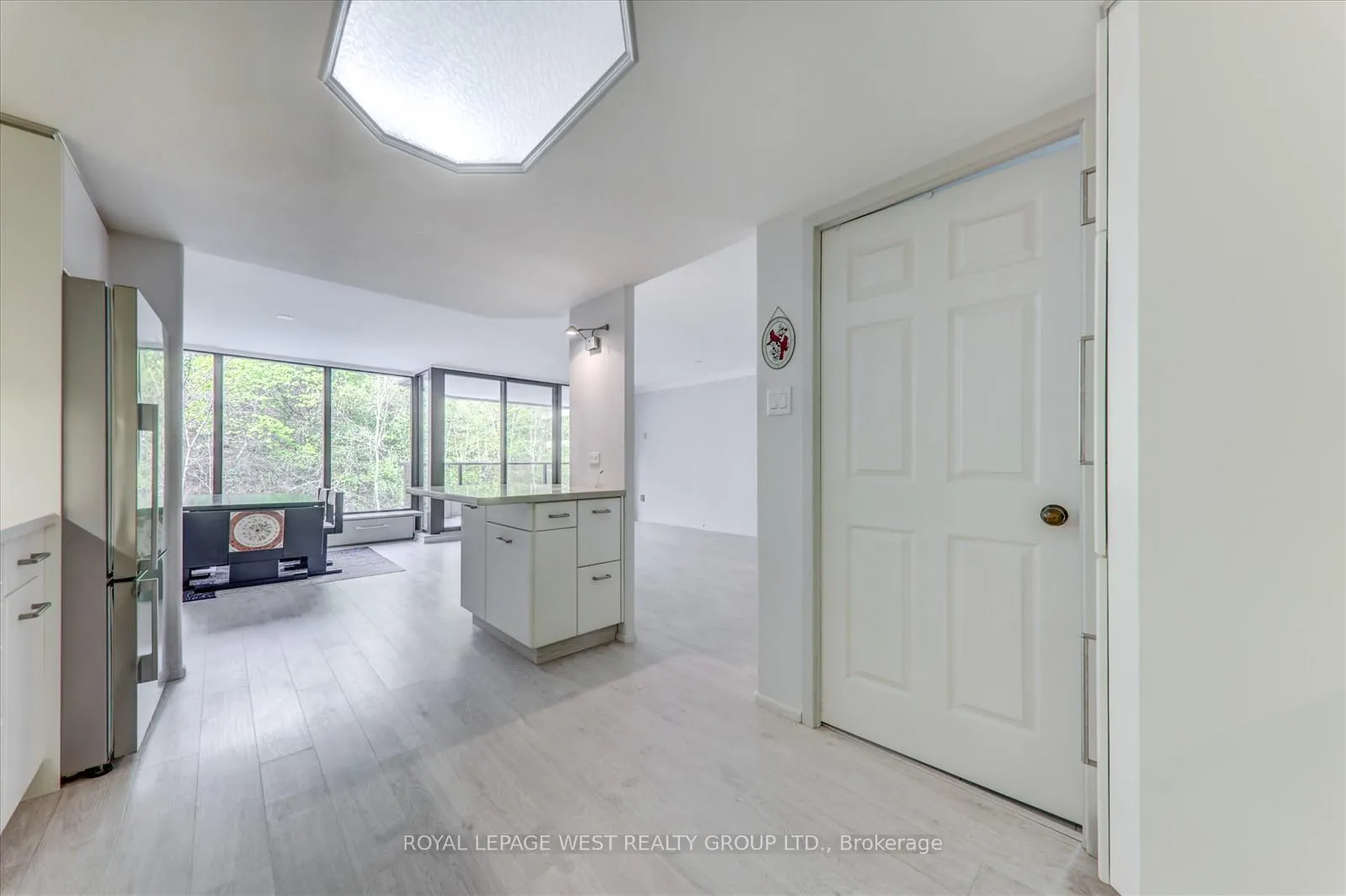 Photo 16 of Unit 909, 3900 Yonge Street, Toronto, Bedford Park-Nortown — HOMEH