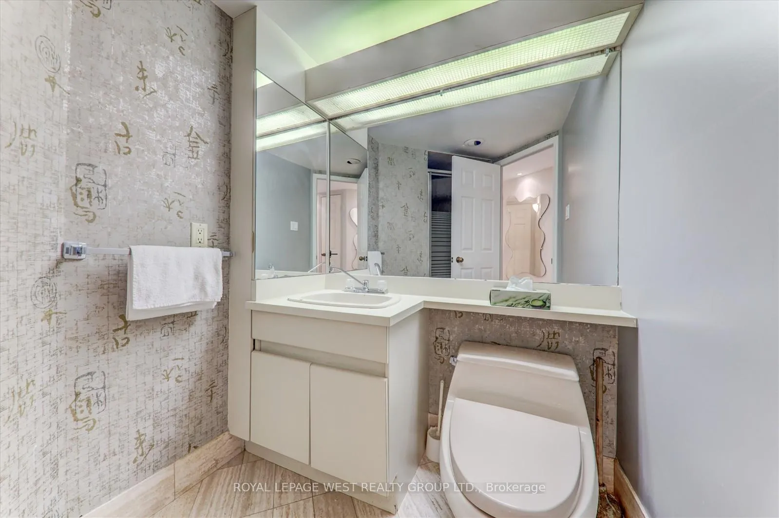 Photo 19 of Unit 909, 3900 Yonge Street, Toronto, Bedford Park-Nortown — HOMEH