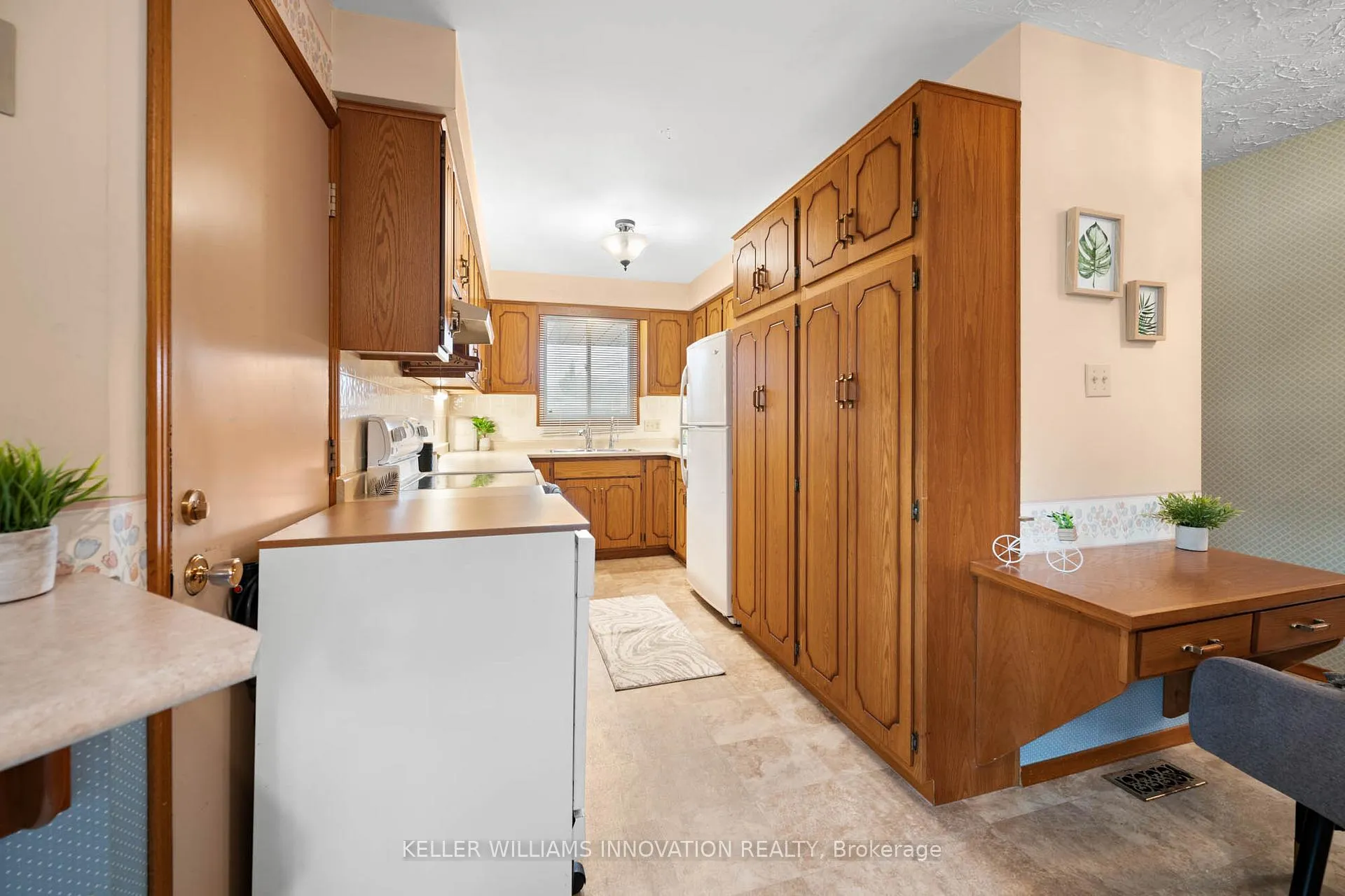 Photo 9 of 327 Conservation Drive, Waterloo — HOMEH