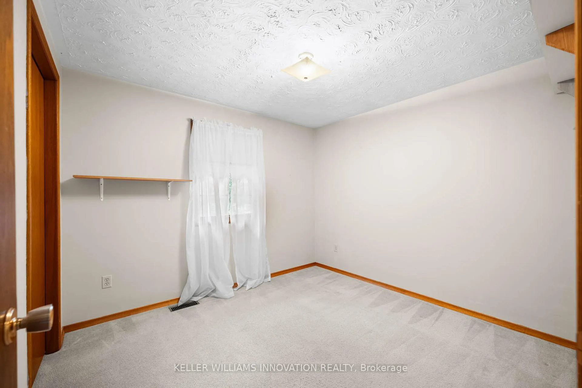 Photo 16 of 327 Conservation Drive, Waterloo — HOMEH