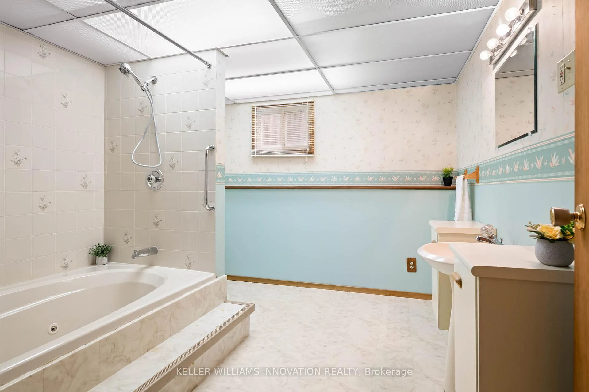 Photo 27 of 327 Conservation Drive, Waterloo — HOMEH