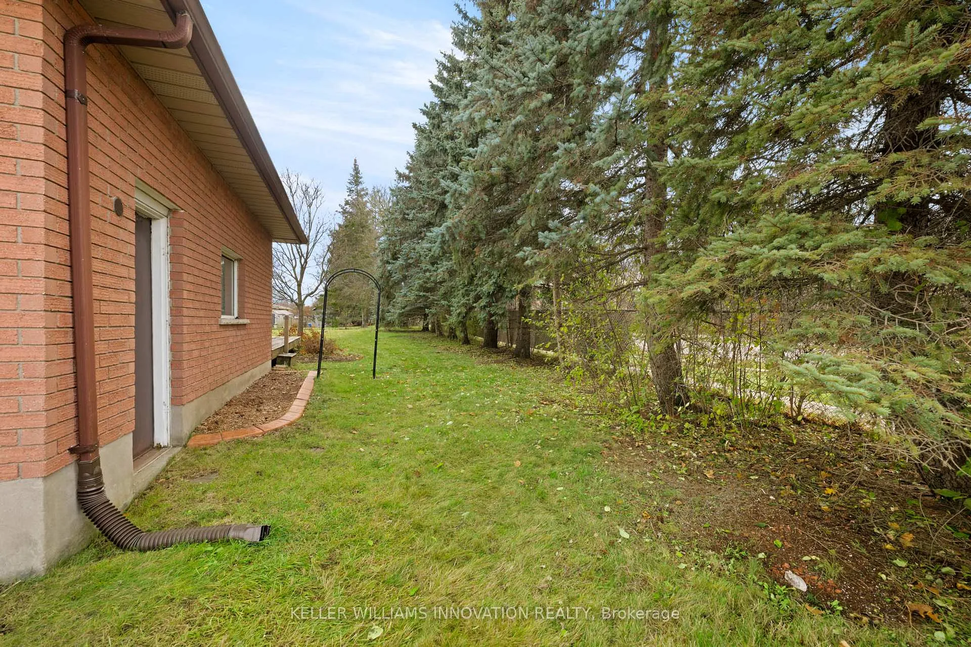 Photo 30 of 327 Conservation Drive, Waterloo — HOMEH