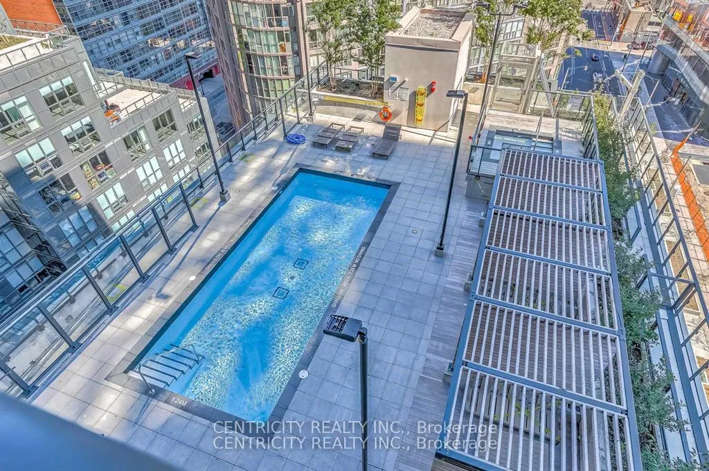Photo 6 of Unit 401, 955 Bay Street, Toronto, Bay Street Corridor — HOMEH
